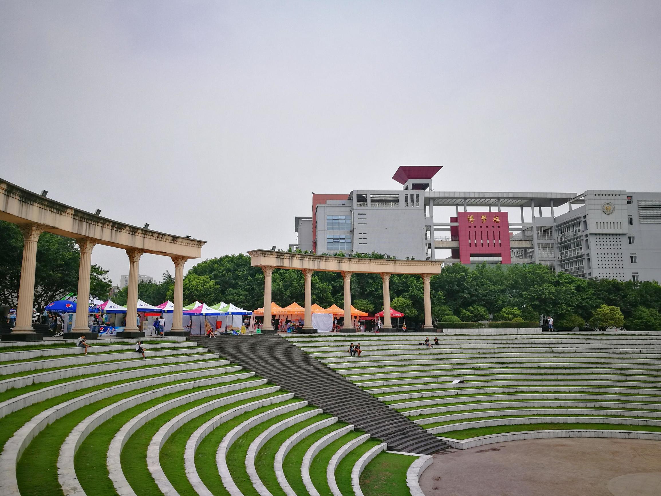 重庆十大最美的大学排行榜,重庆最美风景区排名