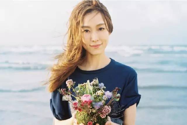 你的生日是所有爱你的人的节日,以后你的生日成为我们的纪念日