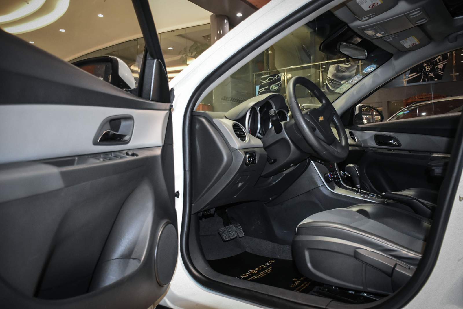 雪佛兰科鲁兹2013款1.6LSL天地版AT东莞版