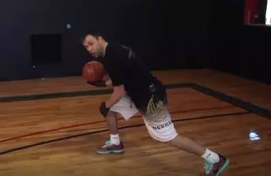 第一控卫欧文教学视频,欧文第一过人