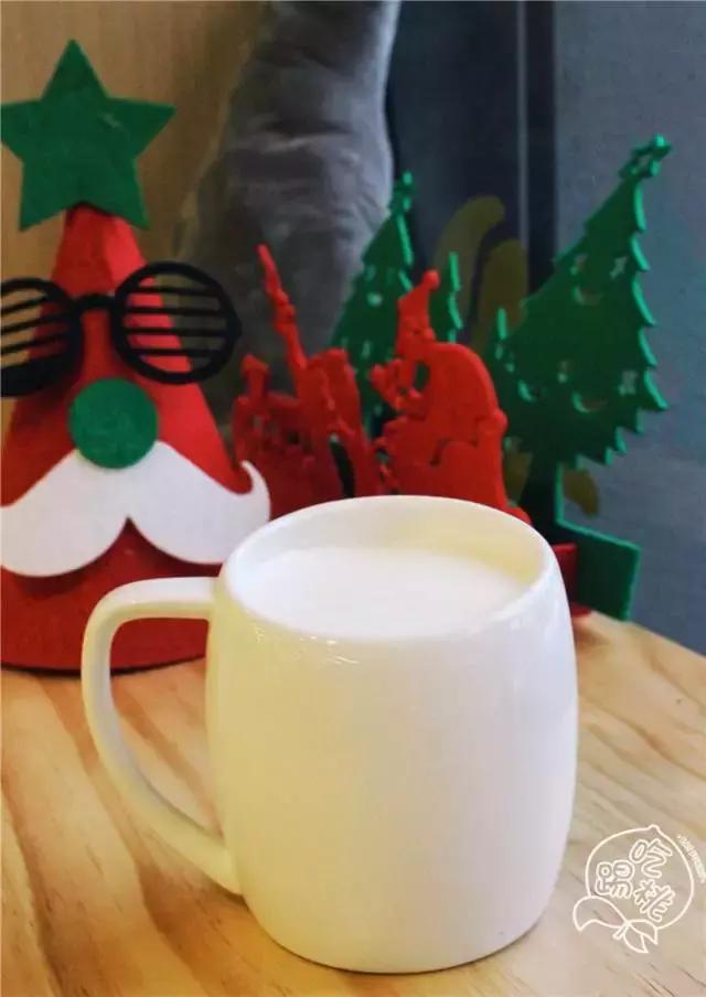 圣诞搞事啊！这杯咖啡竟好喝得我连杯子都吃掉了！