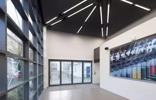 南安普顿时尚管理怎么样？去过的学姐这么说！