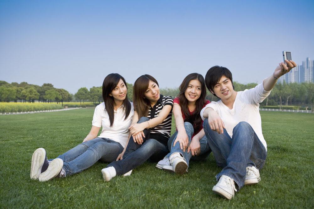 旅游拍照手机哪个好用,出国旅游如何携带手机