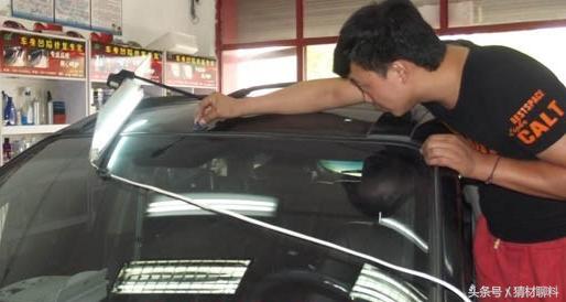 手机外壳摔了一下凹陷,手机金属外壳被硌凹陷