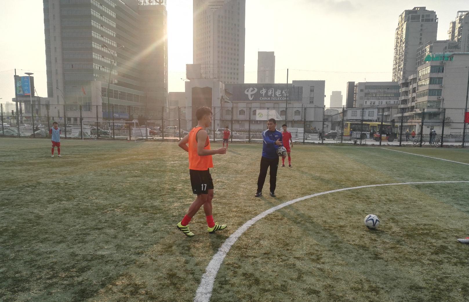 读“董”足球181期——这群足球人的平安夜居然是这么过的！