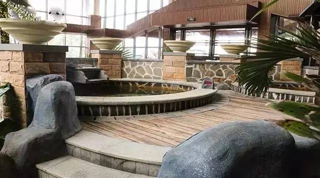 跟生活请个假放松一下心情,放下疲惫享受生活的美