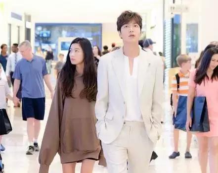 蓝色的大海的传说穿搭,蓝色大海的传说搭配