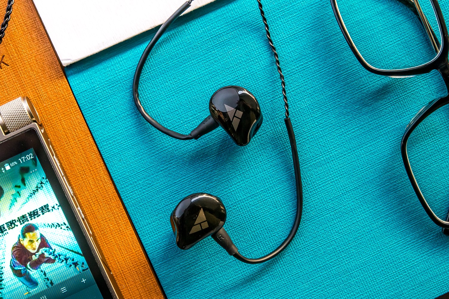 造型很酷的蓝牙耳机,造型好音效好的蓝牙耳机