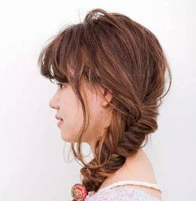 慵懒风鱼尾辫,复古鱼尾辫