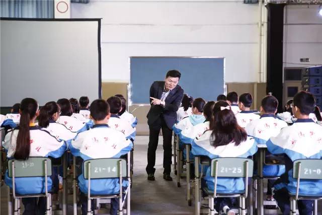 瞧，教育导报记者镜头下的2016！