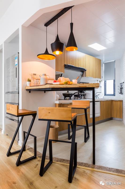 装修全程遥控，家具闲鱼网淘，资深宅男让闹市区老房大变样