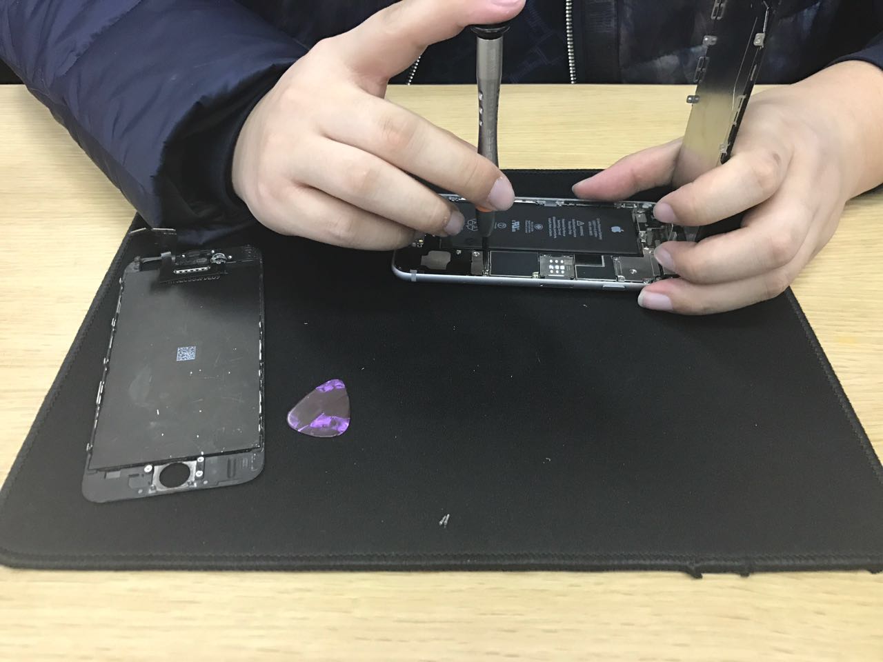 iphone6屏幕换玻璃,iphone6屏幕更换多少钱