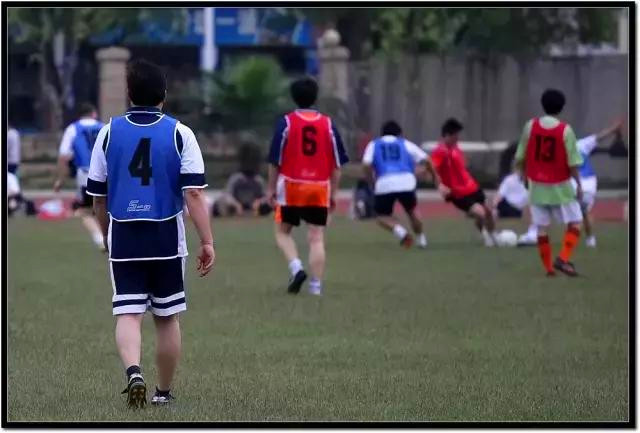 有个爱踢球男朋友是什么体验,男朋友喜欢足球胜过喜欢女朋友