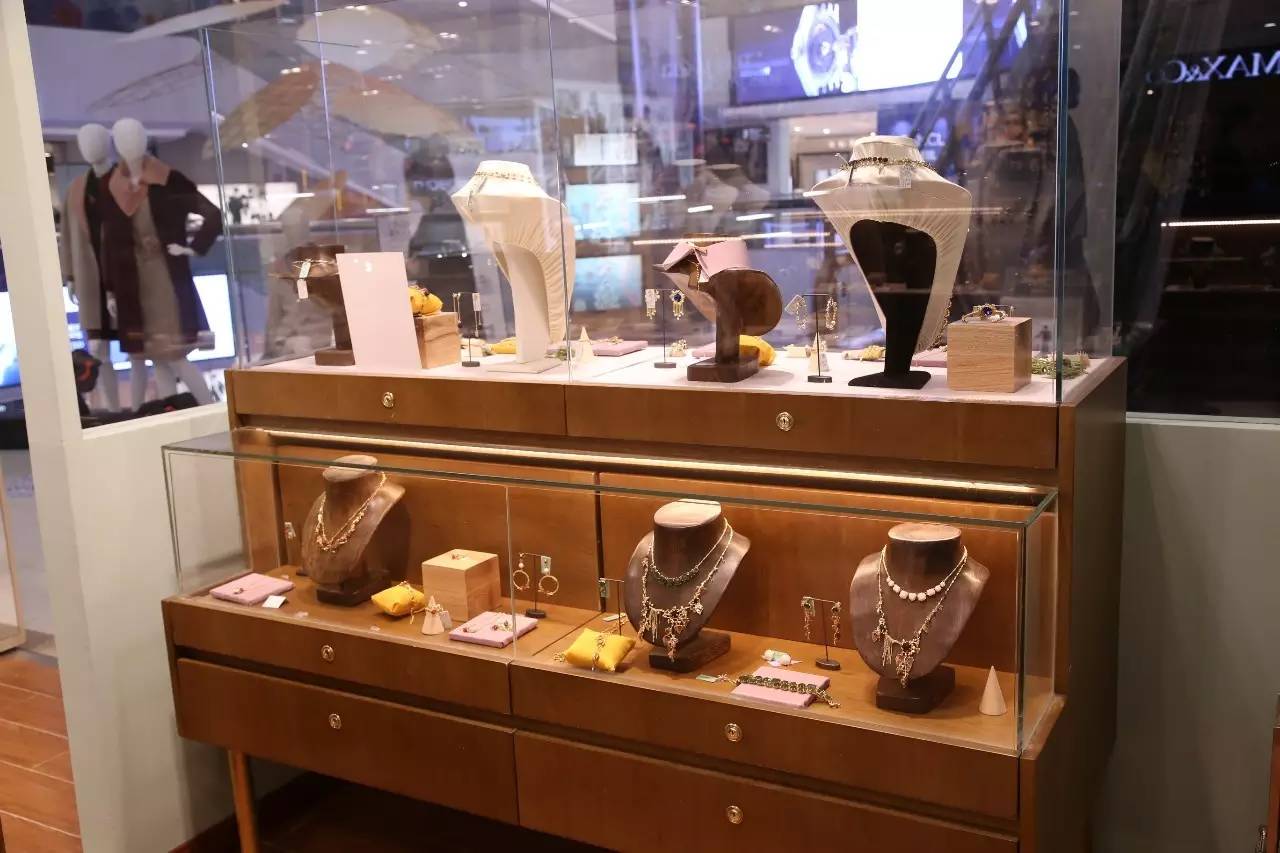 火遍ins风的蝴蝶结,小众配饰日潮