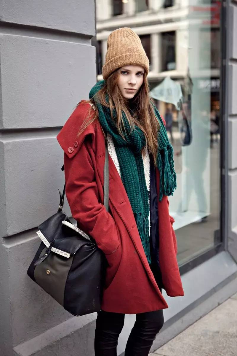 围巾穿出时髦范,时髦的围巾系法