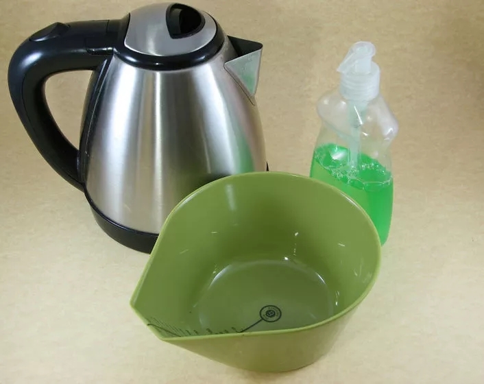 汽车皮坐垫上有墨水怎么处理,汽车上的油性笔迹怎么去除