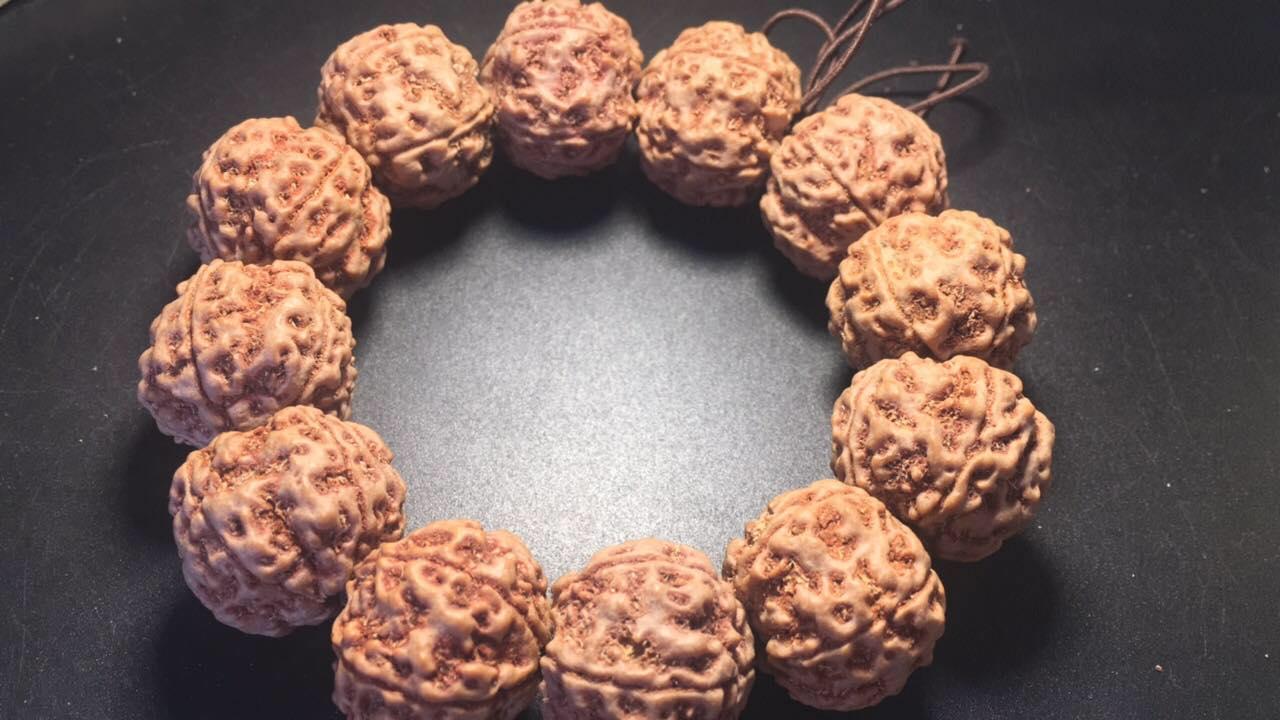 落地红和金刚菩提的区别,落地红能盘出金刚菩提的效果吗