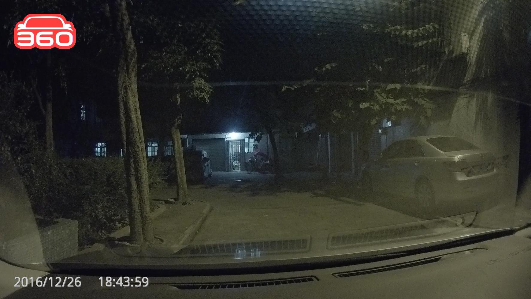 360行车记录仪最新后视镜版哪个好,360与小米后视镜行车记录仪