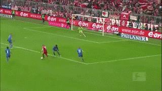 罗本和穆勒挡拆gif,2010罗本错失单刀gif