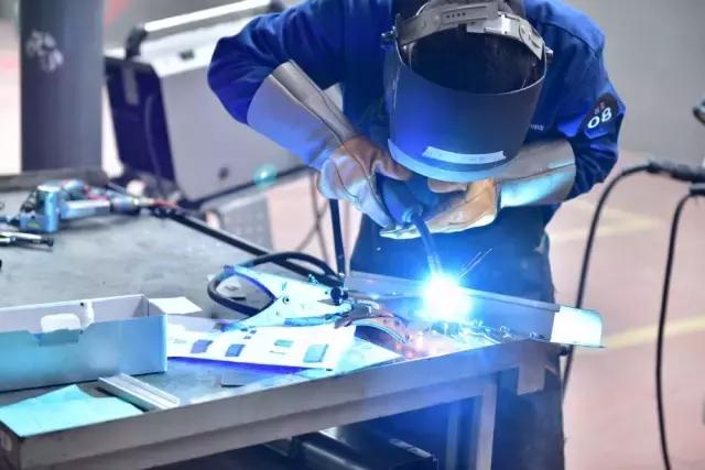 奔驰汽车售后感受,奔驰各车型售后区别对待