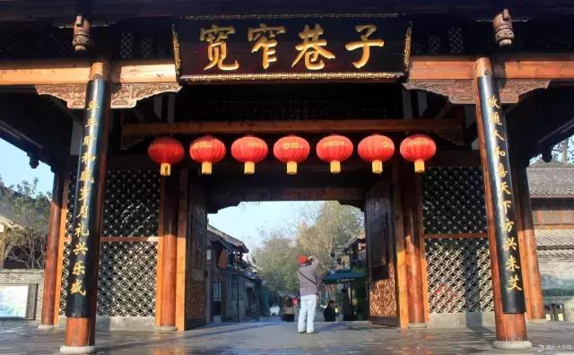 狮岭应有条”手工皮具一条街”