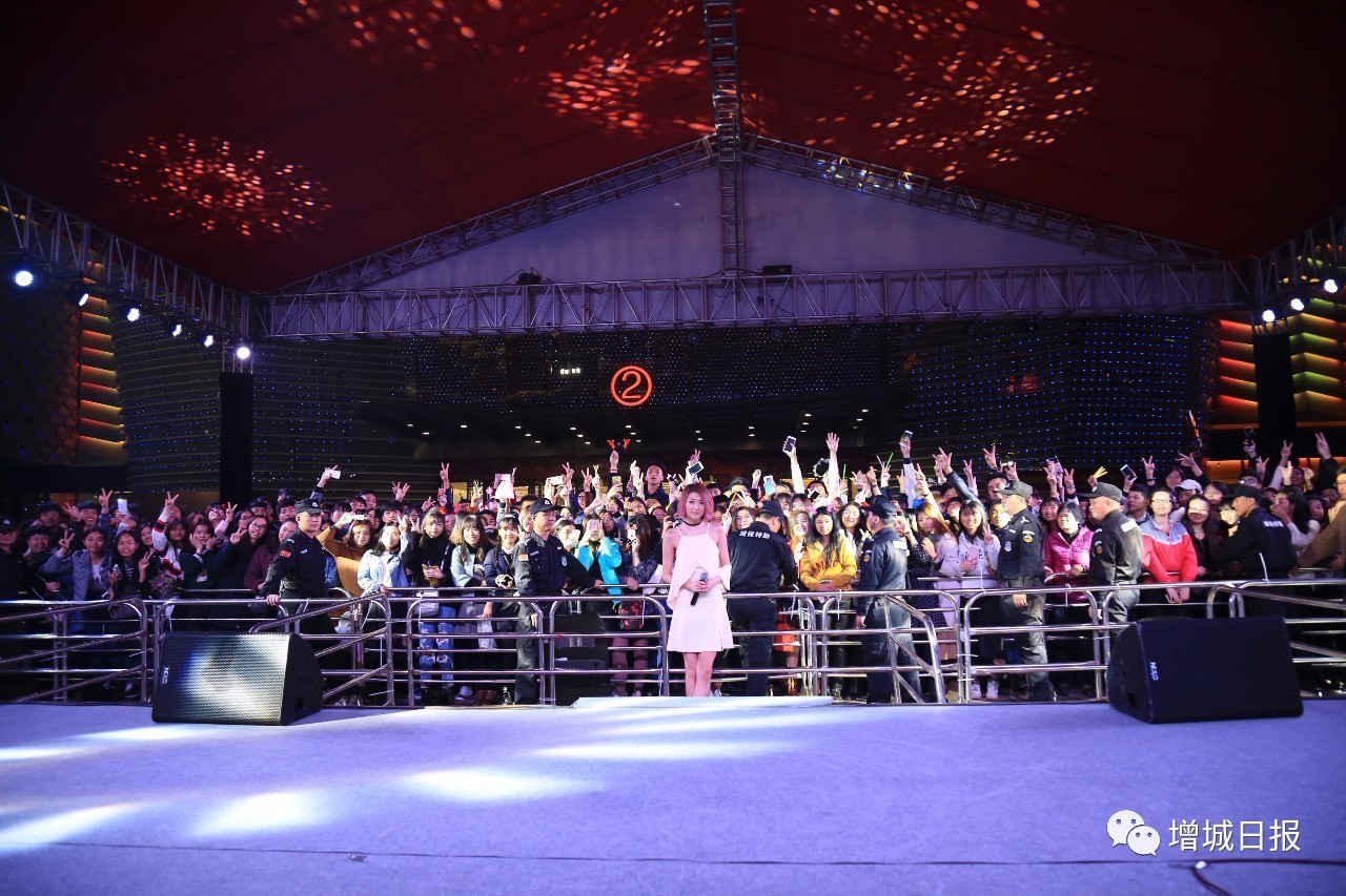 嗨翻全场现场人山人海,嗨翻全场人山人海