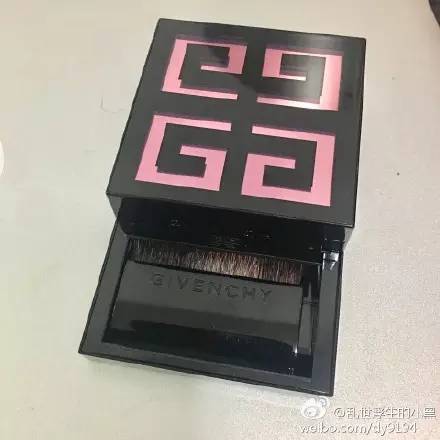 你和时尚的距离就差一把剪刀,你和博主的差距