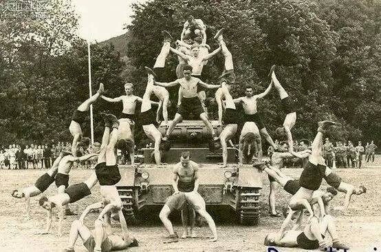 二战中,美国大兵的裤兜(注意不是裤裆)里有你想象不到的“黑科技”