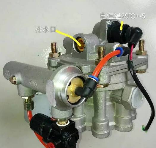 挂车阀冻住了加防冻液可以吗,挂车刹车鼓与刹车片冻住