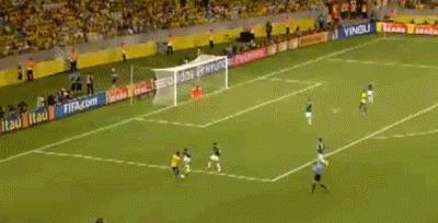 内马尔风骚过人,盘点内马尔的10个过人技巧教学