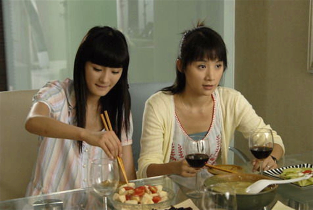 杨幂红过刘亦菲,当年捧红杨幂的人如今虽已落魄