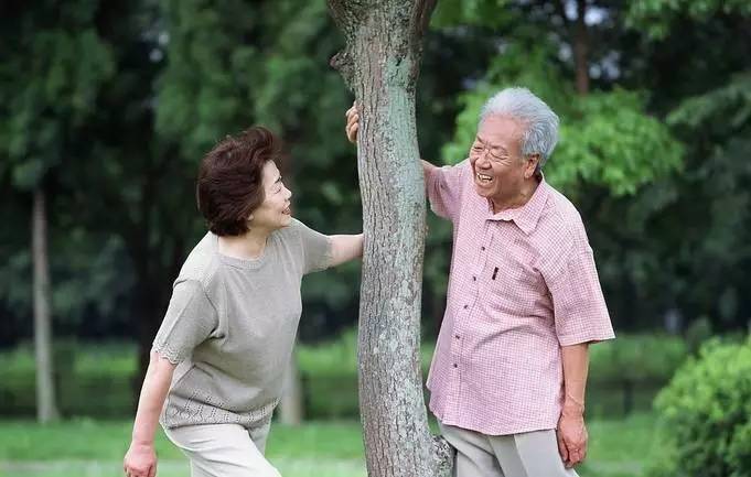 极寒天气老人注意事项,气温骤降老年人如何预防中风