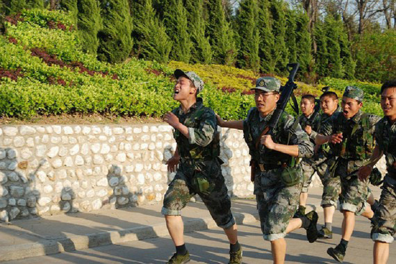 那年揍我的“伪导员”,我想对你说