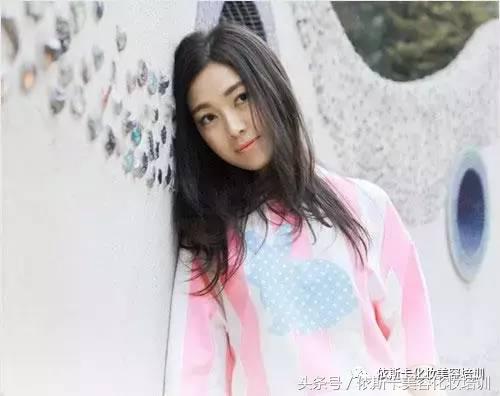 化妆是对别人的尊重谁说的,化妆是对别人的一种尊重和礼貌