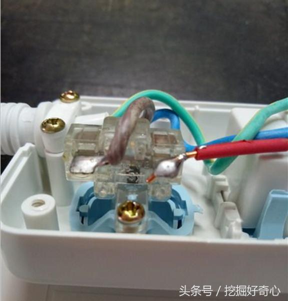 欧普吸顶灯9.9元,欧普9孔插座价格正品