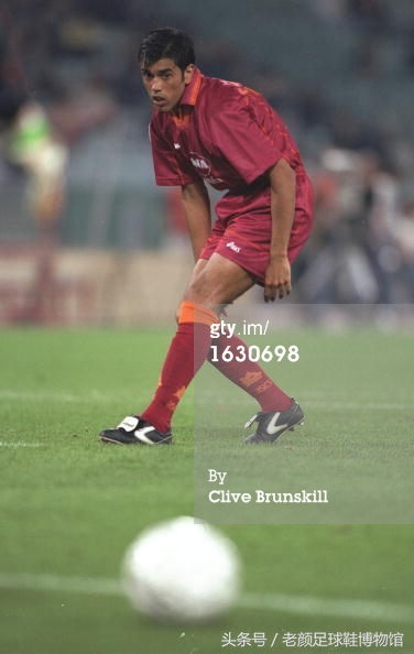 what足球,what鞋是什么牌子