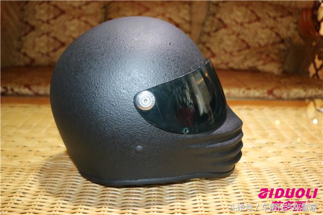 广东头盔喷漆改色,头盔改色最简单的方法