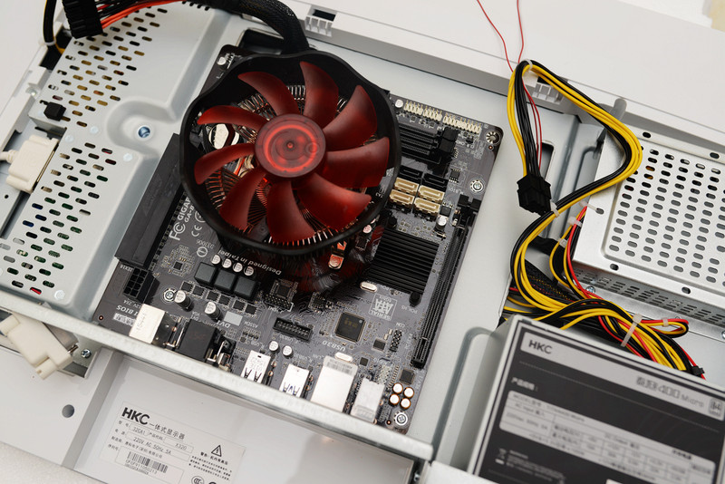 破天荒！HKCX320一体机带曲面屏，性能还能秒台式机