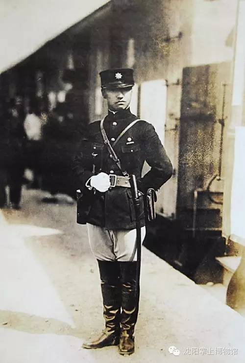 张学良任命冯庸,冯庸和张学良在东北各自办的学校