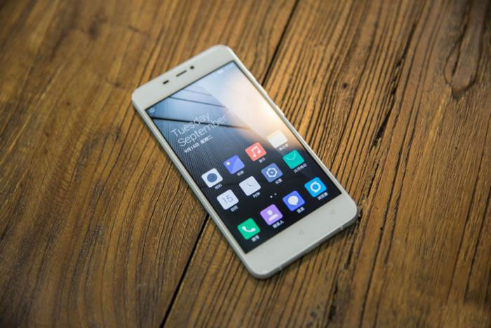 做手机屏幕需要无尘服吗,做手机的都要穿无尘衣吗