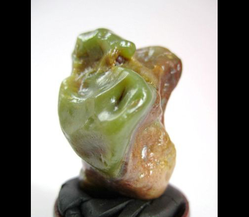 红碧玉与鸡血红的区别,什么颜色的和田碧玉最贵