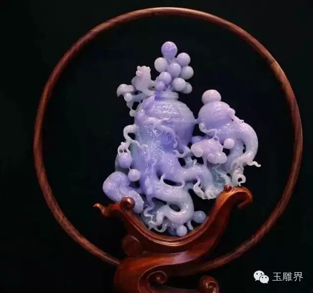 粉色紫罗兰翡翠,女人喜爱的珠宝