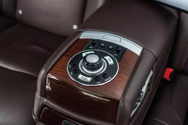 劳斯莱斯古思特blackbadge试驾,试驾新款劳斯莱斯古思特