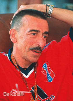 铁打的营盘流水的兵下半句,铁打营盘流水兵正能量