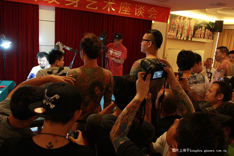 鍒洪潚鐨偆涓婄殑鑹烘湳,鐨偆涓婄殑鑹烘湳