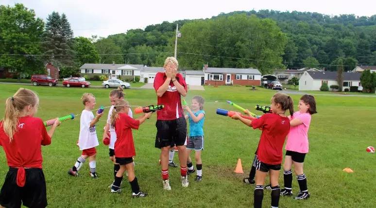 缁寸淮瓒崇悆涓汉璁粌,缁寸淮瓒崇悆鏉傝皥