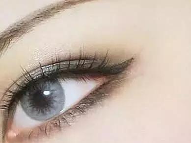 如何选择适合的美瞳颜色,爱美美眉要知道的色彩搭配