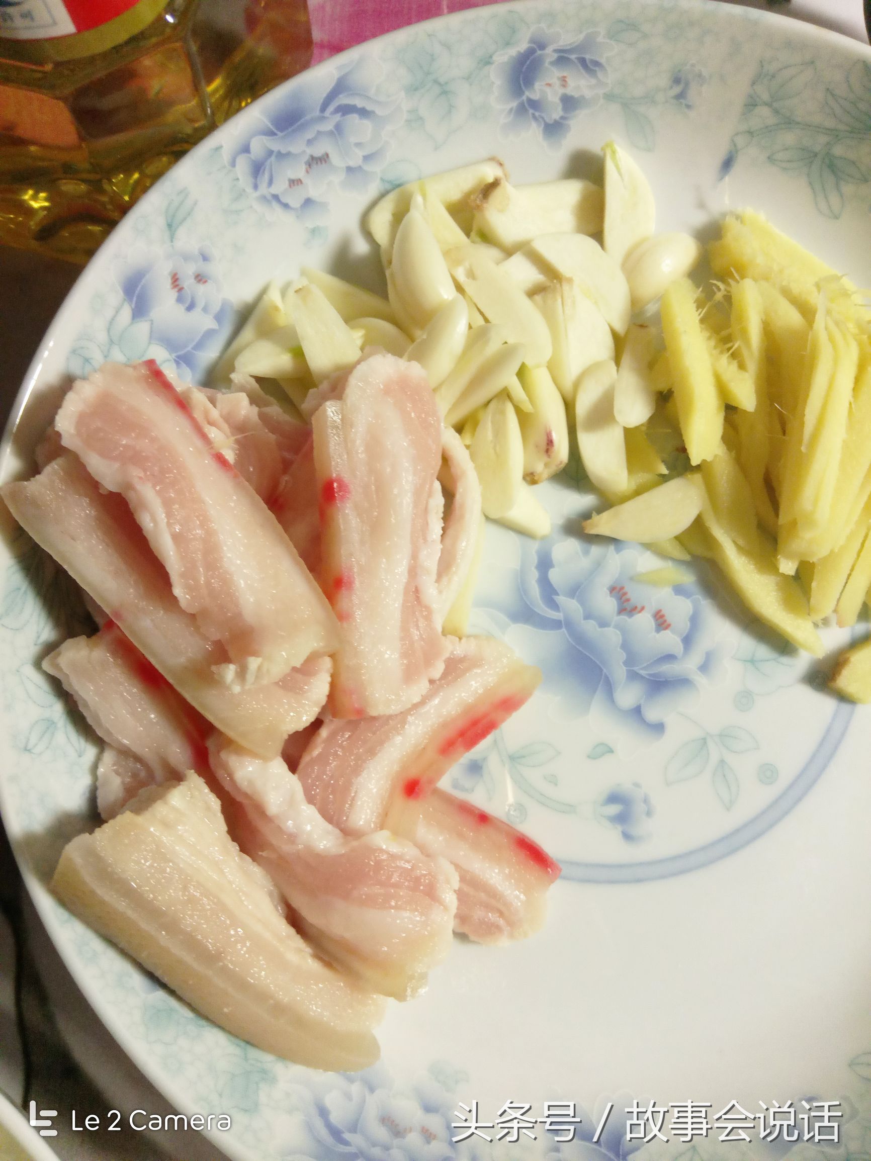 带女朋友去日本吃料理,女朋友去家里做饭