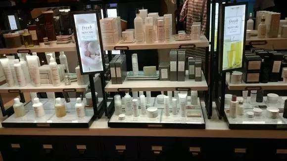 这些年货卖爆了购买主力竟是90后,香港新春年货市场红火