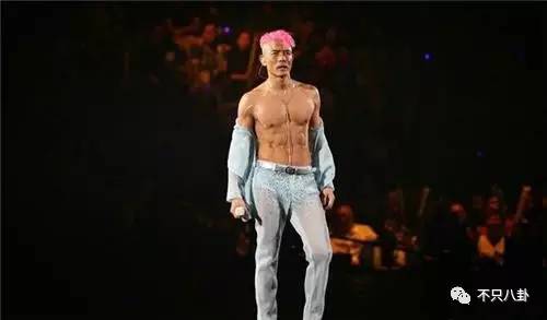 6颗蓝莓吃10分钟，无油无糖无淀粉还不能喝水，男星健身这么拼